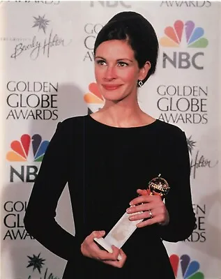 $10.62 • Buy Julia Roberts Award Photo 8x10 2001 Golden Globe Awards Best Actress Movie *P24c