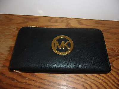 Michaek Kors MK Zip Around Black Wallet • $24.50