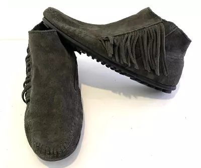 Minnetonka Womens Moccasin Ankle Boot Gray Fringe Suede 11 Boho Western • $20