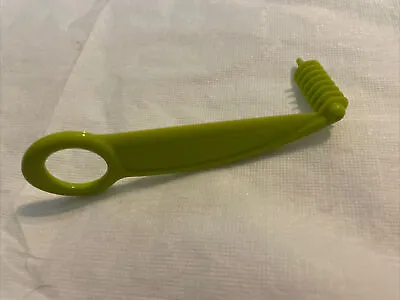 Tupperware Spiral Vegetable Cutter Slicer Garnish Slicer Designs Green Brand New • $6