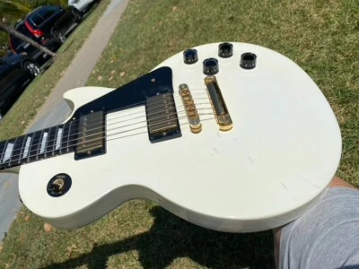 $995 • Buy 2007 Gibson Les Paul Studio Alpine White 60's Neck W/ Ebony Fingerboard 7.8 Lbs