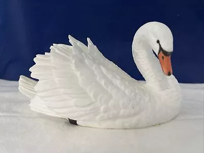 White Swan Bone China Figurine Graceful Reflections 1991 Maruri USA • $39.95