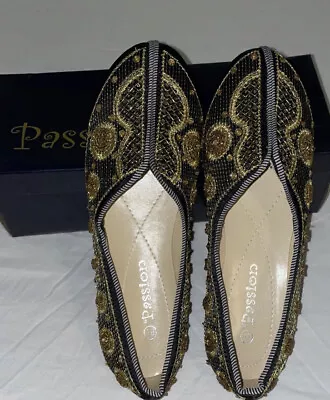 Womens Vintage Passions Black And Gold Flats Size 8.5 • $65