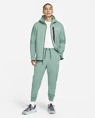 Nike Sportswear Tech Fleece Mens Size S Tapered Joggers Mica Green DR9162 361 • $87.29