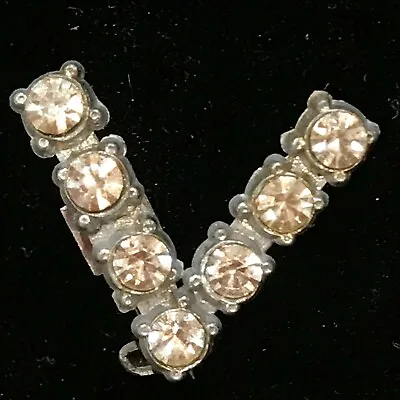 VTG WWII V For Victory Rhinestone Brooch Scatter Pin Pot Metal Side Clasp .75” • $27