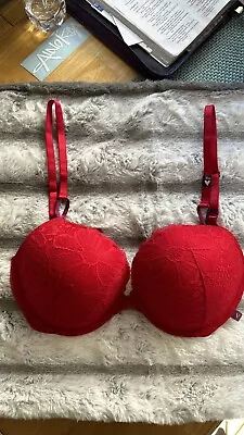 Victoria Secret 36D NWT • $24