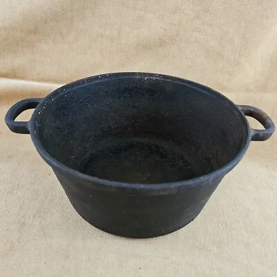 Vintage 4.5 Quart Cast Iron Dutch Oven/Bean Pot Side Handles • $35