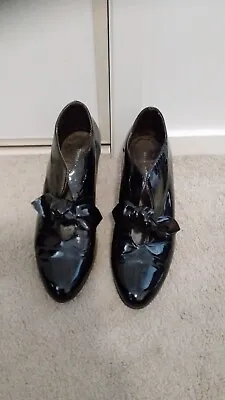  Django & Juliette  Ladies  Shoes Size 39 • $24.90