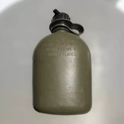 VIETNAM WAR 1970 US MILITARY ARMY MARINES PLASTIC CANTEEN M.W. Inc • $14.99