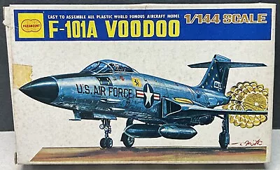 Paramount 1:144 F-101A Voodoo Vintage Model Airplane Kit 6012:39 Complete • $34.99