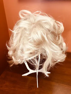 Hollywood Starlet Marilyn Monroe Platinum Blonde Cosplay/Drag/Halloween 22  Wig • $16.99