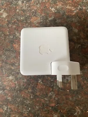 Apple 61W USB-C Power Adapter Plug For Macbook White • £8