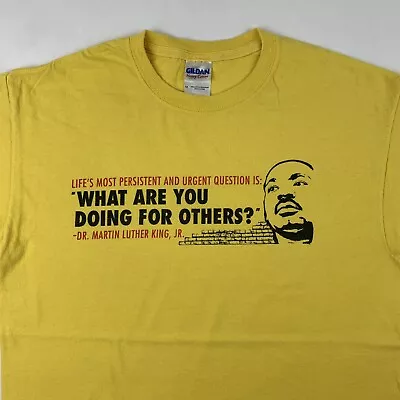 Martin Luther King Jr MLK Day T-Shirt Mens Medium Quote Doing For Others • $21.88