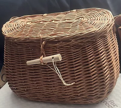 Traditional Style Fishing Creel Or Foragers Basket  • $35.37