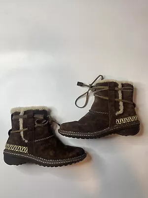 UGG Australia Cove Winter Ankle Boots Womens Size 7 EUR 38 Brown Leather Wool • $39.99