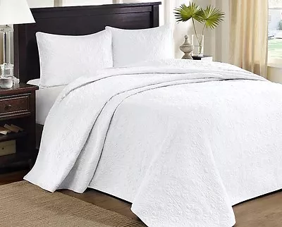 WHITE MATELASSE 3pc King / Cal King 120x118 BEDSPREAD XXL SET : QUILT MEDALLION • $116.45