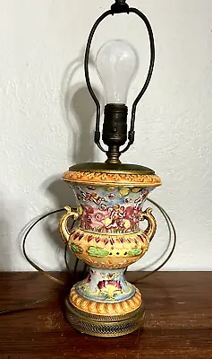 Vintage Capodimonte Style Embossed Cherubs Porcelain Table Lamp Metal Base Works • $27.49