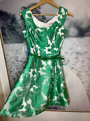REVIEW | Size 10 | Green Floral Dress With Belt 🌿 • $40