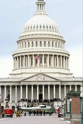 MARINE ONE HELICOPTER AT CAPITOL BUILDING 2009 8x12 SILVER HALIDE PHOTO PRINT • $14.99