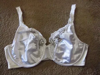 VINTAGE PLAYTEX SECRETS White Unlined Satin & Lace Underwire Bra Size 36D • $9.99