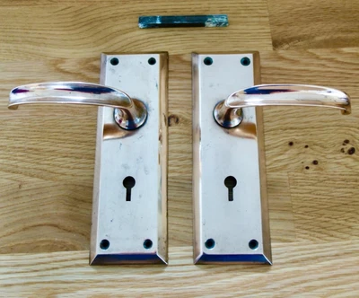 £35 • Buy Superb Pair Of Bronze Art Deco Vintage Lever Door Handles Key Spindle Bar ~ Yale