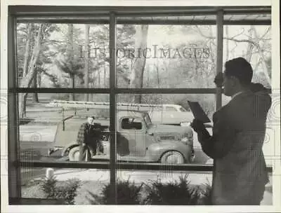 1953 Press Photo Berkshire Telephone Repairman Leaving The Kinderhook Plant • $19.99
