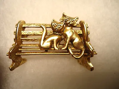 AJC Vtg Nos Gold Tone Cat Couple On Bench Pin • $1