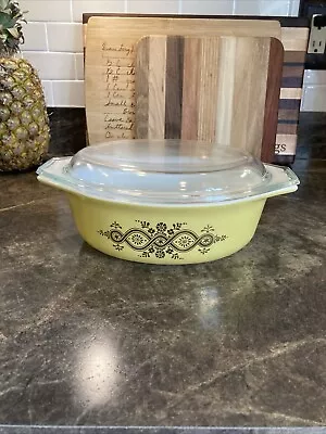 VTG PYREX GOLDEN GARLAND OVAL BAKING CASSEROLE Lidded DISH 1 1/2 QT. #043 • $20