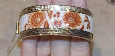 Vintage Retro Flower Rust White Enamel Cloisonne Goldtone Hinge Bangle Bracelet. • $2.99