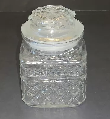 Anchor Hocking WEXFORD GLASS CANISTER Clear Diamond Cut W Lid EUC 4  Vintage • $8.96