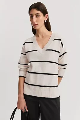 Great Country Road Sz Xs Cream Black Stripe V Neck Knit Jumper • $9.75