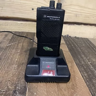 Motorola Radius GP300 UHF 2-Channel Two Way Radio Walkie Talkie-PARTS OR REPAIR • $64.99