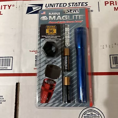 Mag-Lite Two AA Cell Holster Pack M2A11R AA Mini Maglite Flashlight. 5 3/4  Over • $19.99