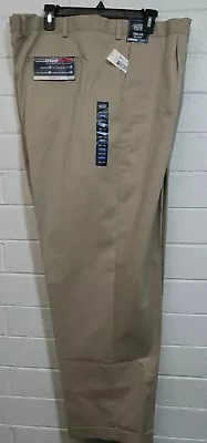 NEW PLUS Men ROUNDTREE & YORKE PANTS Size 58Wx30L KHAKI PLEATED CLASSIC NON IRON • $49.99