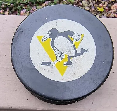 Vintage Pittsburgh Penguins Official NHL Puck Inglasco  • $15