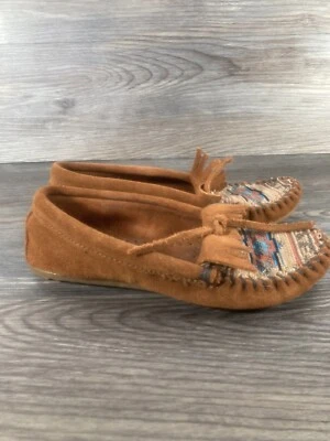 $14.89 • Buy Minnetonka Women 5.5 Kilty Suede Fabric Moccasin Embroidery Hardsole Brown Flats