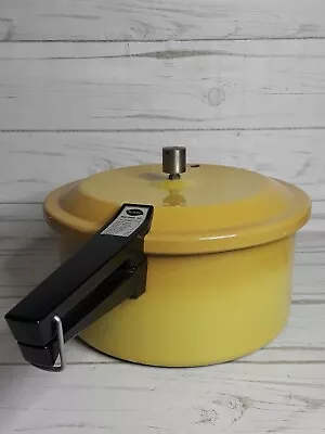Vtg Mirro Matic Pressure Cooker M-0436-35 6 Qt Harvest Yellow • $49.50