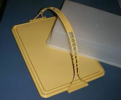 $30.95 • Buy Vtg TUPPERWARE Cake /Cupcake Taker Carrier #622 & Handle #624 HARVEST GOLD New!