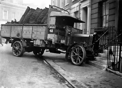 1923 A Lorry Delivering Coal Which Has Skidded Off The Road Old Photo • £5.64