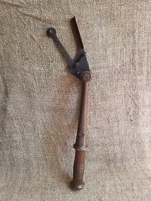 Vtg Remington 18  Automatic Hand Trap Clay Pigeon Skeet Disc Thrower Wood Handle • $10