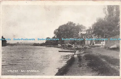 R710467 Walton On Thames. Weybridge. Postcard • £7.99