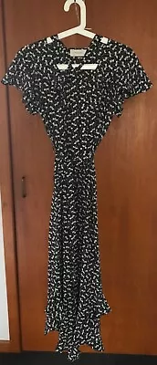 Gorgeous Zimmerman Black With Cream Flower Patterned Shift Size 1 • $40