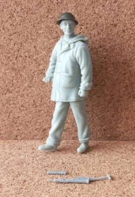£8 • Buy 1/35 Resin British Soldier In Duffle Coat