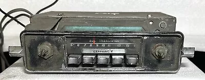 Vintage Volkswagen Radio Sapphire V • $20