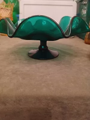 Vintage Viking 8 Pedal Green Glass 8 1/4   Diameter  • $35