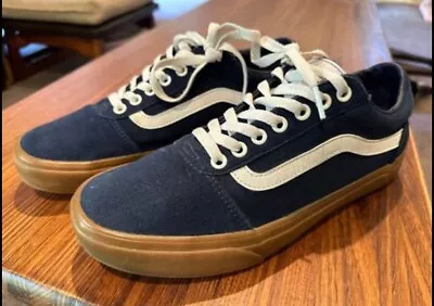 Vans Old Skool • $9.99