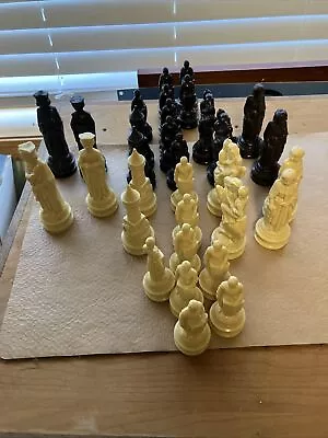 Vintage ES Lowe ANRI Renaissance Medieval Plastic Chess Set- COMPLETE • $19.99