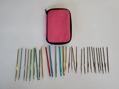 Lot 30 Aluminum Boye Crochet Hooks And BOYE Case • $31