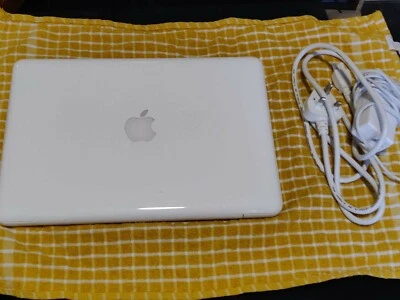£160 • Buy Apple MacBook 13.3in Intel Core 2 Duo 2.4 GHz Laptop -  White