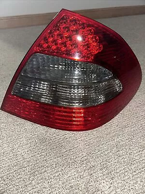 07-09 Mercedes E Class W211 Saloon Rear Lights Rear Right A2118202664 • $60